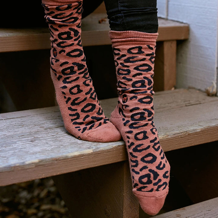 Socks_that_protect_cheetahs_animal_print_model